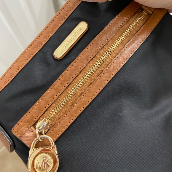Like new, Michael Kors, Canvas crossbody, 9” x 7” - Picture 3 of 4
